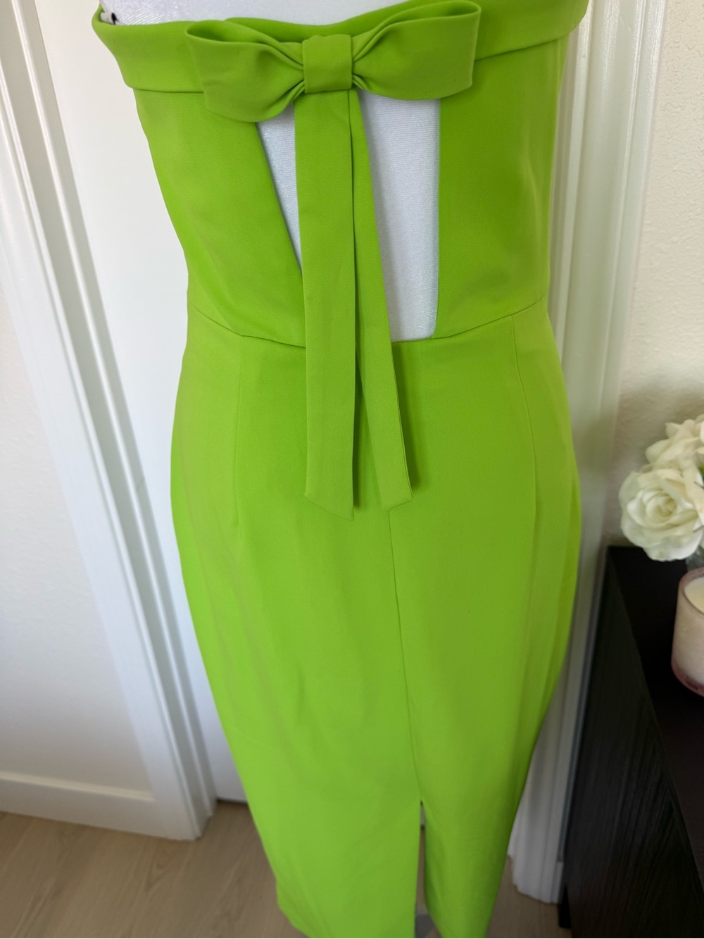 Monique Lhuillier Strapless Lime Green Midi Dress - Pre-Loved Worn Once Size 4 - Picture 4 of 6